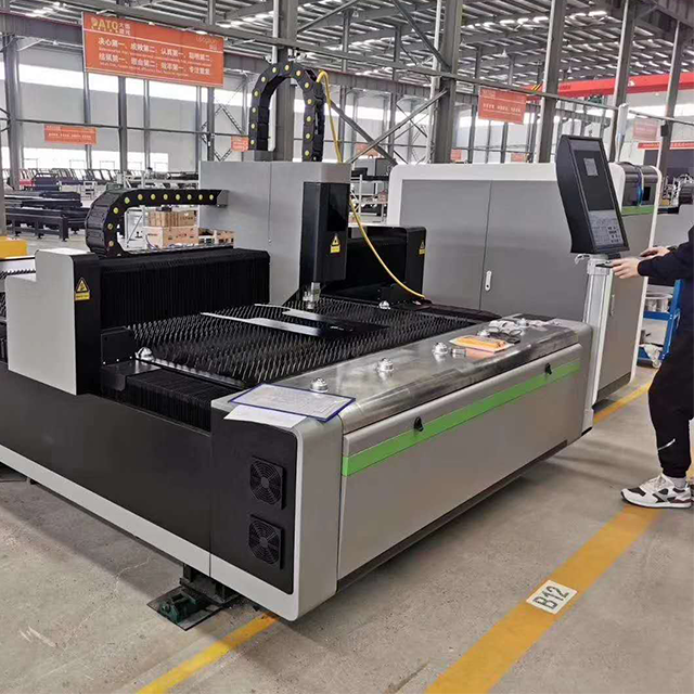 Máy cắt Laser kim loại tấm tốt nhất năm 2021 được bán với giá gốc